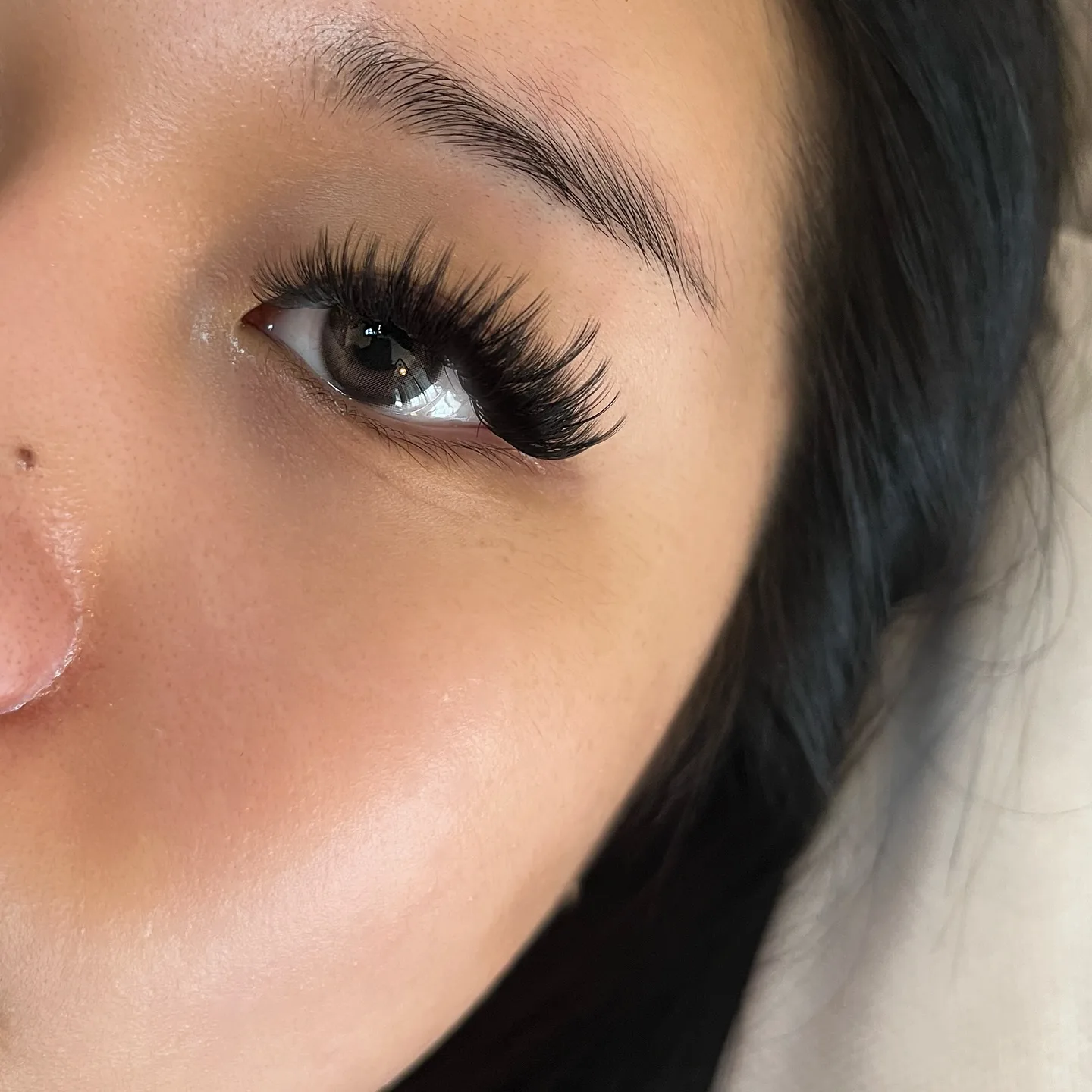 Mega-volume lash set, single eye close-up